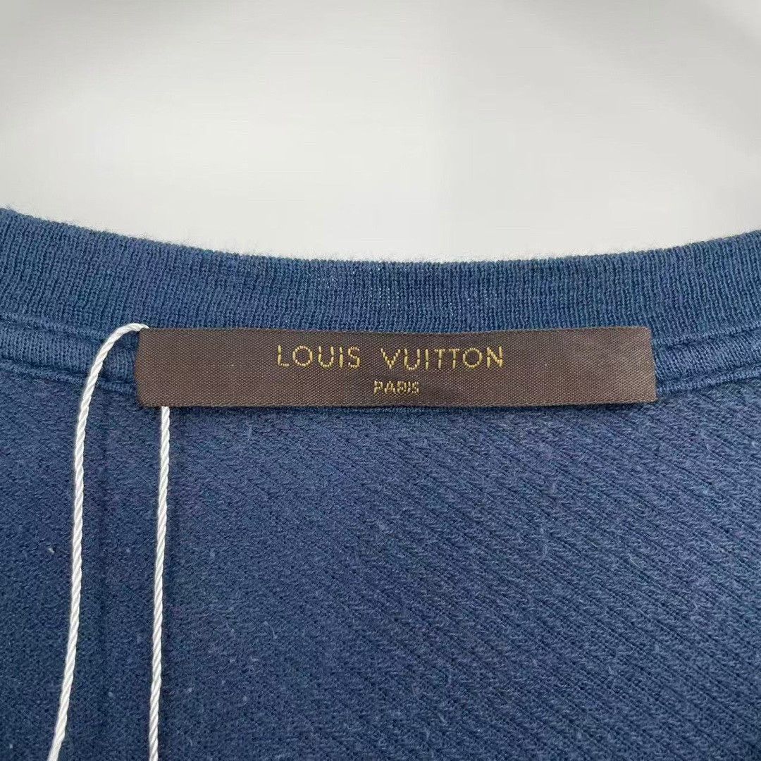 Louis Vuitton Louis Vuitton Blue T-Shirt XL Men Size US XL / EU 56 / 4 - 3 Thumbnail