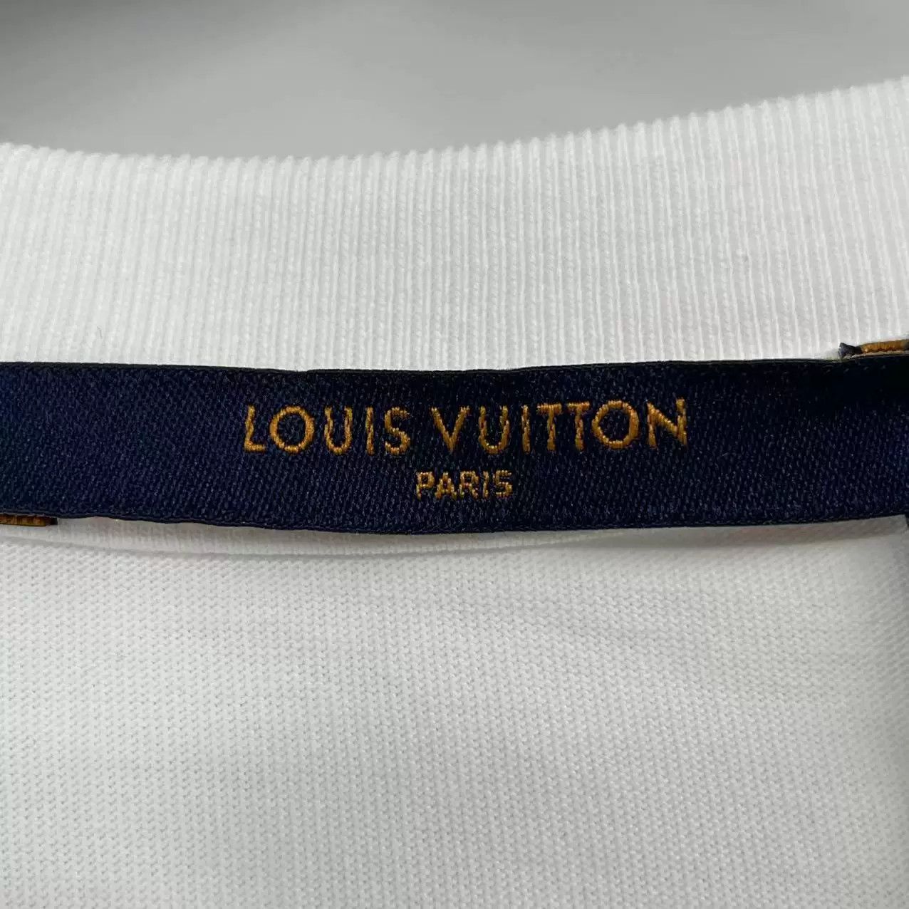 Louis Vuitton Louis Vuitton T-Shirt S Men Size US S / EU 44-46 / 1 - 5 Thumbnail