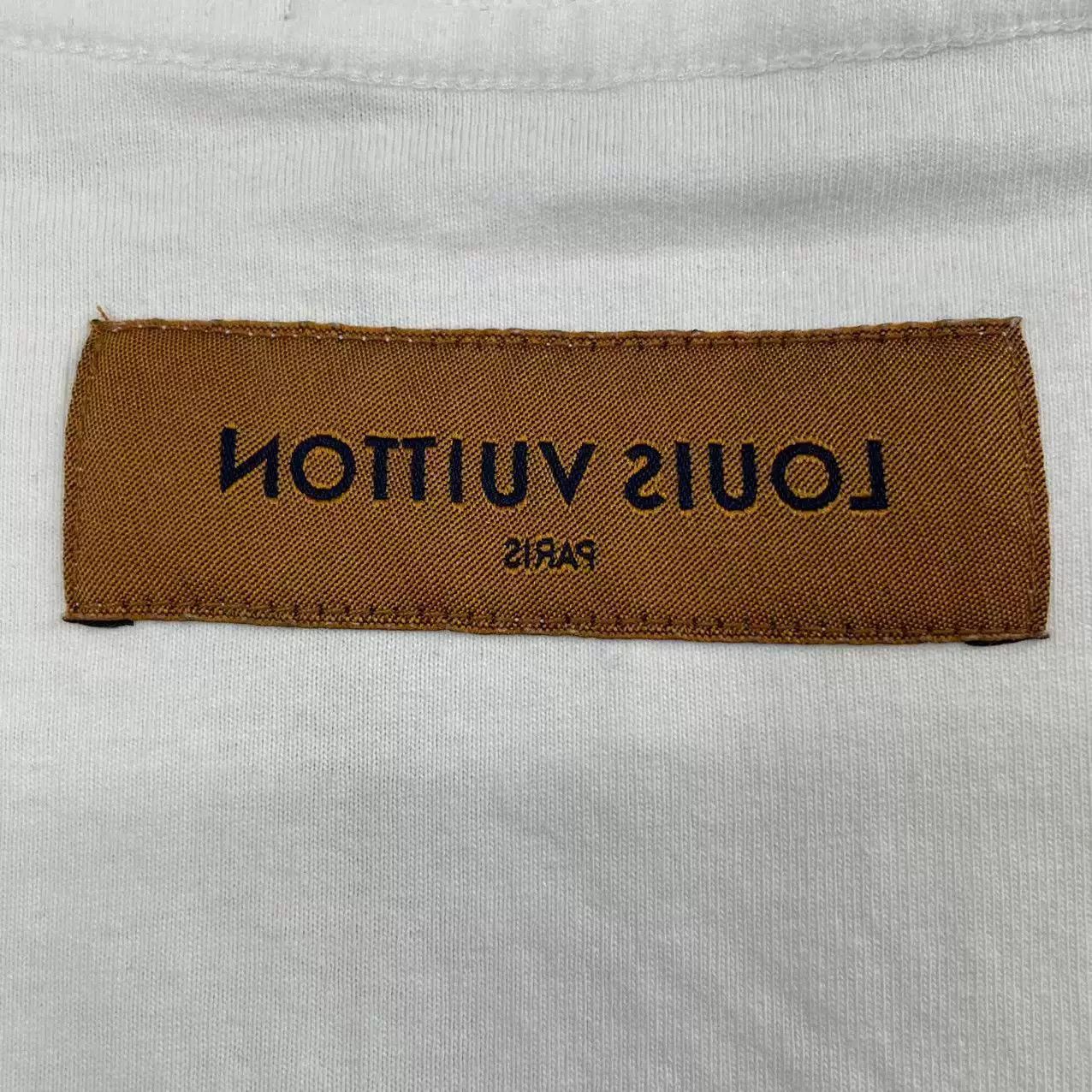 Louis Vuitton Louis Vuitton T-Shirt L Men Size US L / EU 52-54 / 3 - 4 Thumbnail