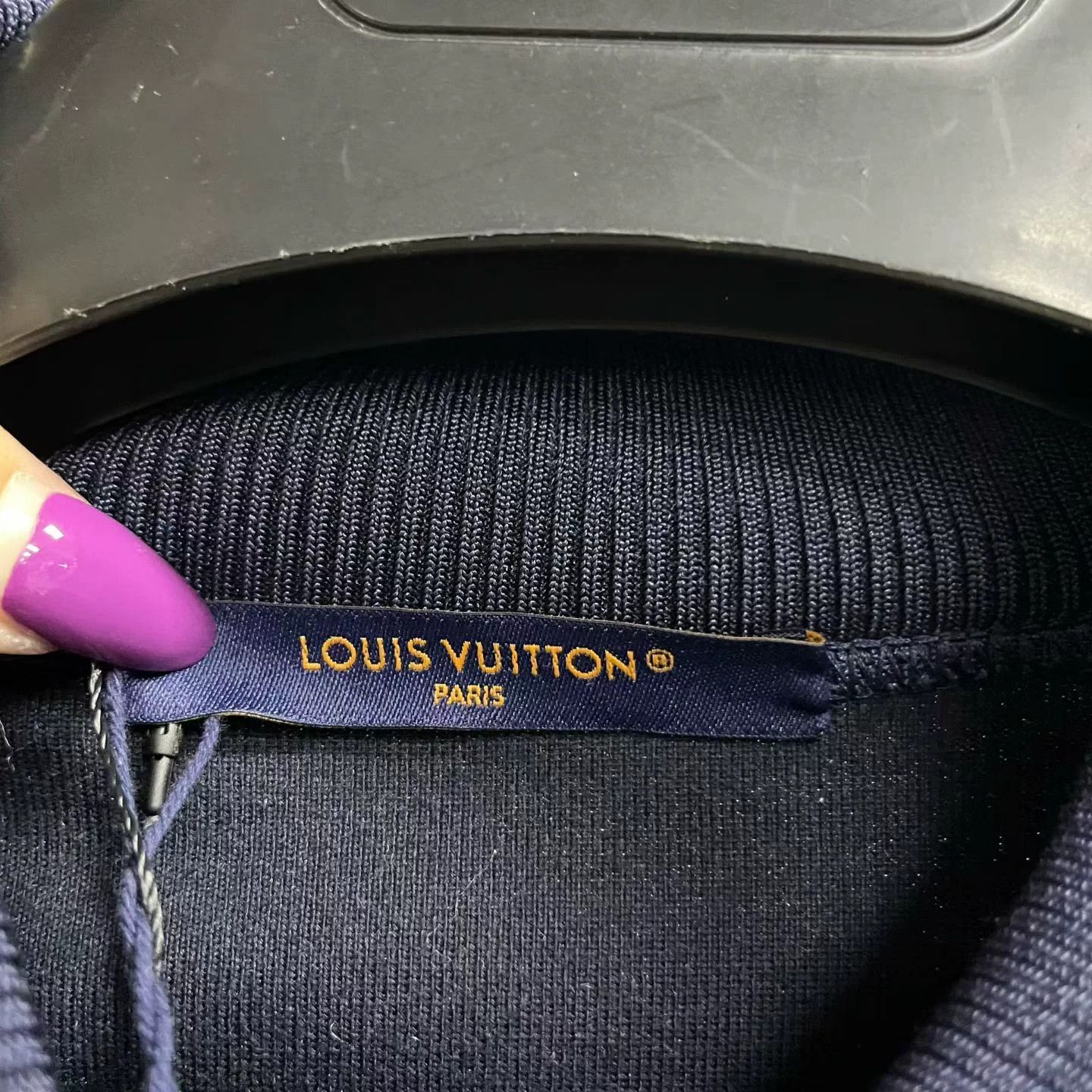 Louis Vuitton Louis Vuitton Retro Embroidered Blue T-Shirt L Women Size L / US 10 / IT 46 - 2 Thumbnail