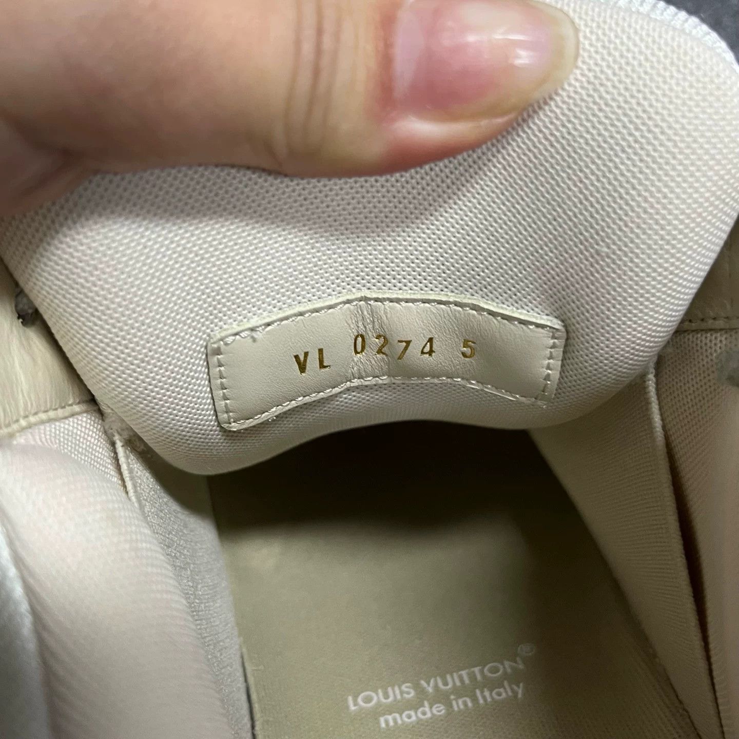 Louis Vuitton Louis Vuitton Leather White Lowtop Sneakers 5 Women Size US 5 / IT 35 - 6 Thumbnail