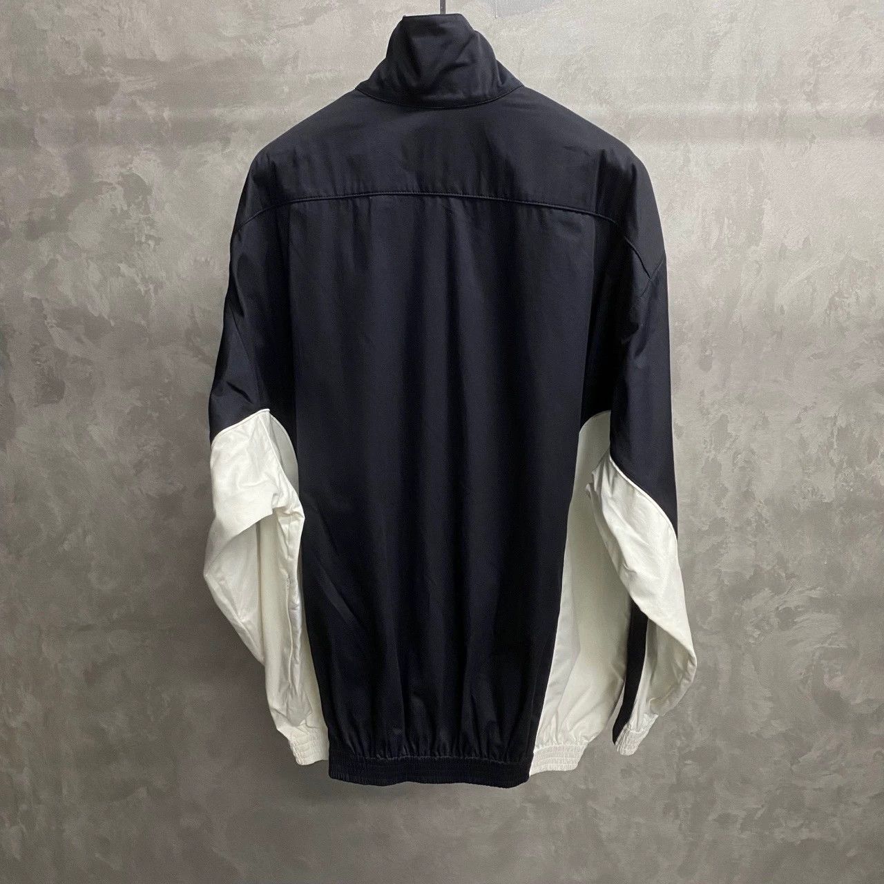 Balenciaga Balenciaga Retro Graphic Black Hoodie 44 Men Size US L / EU 52-54 / 3 - 2 Thumbnail