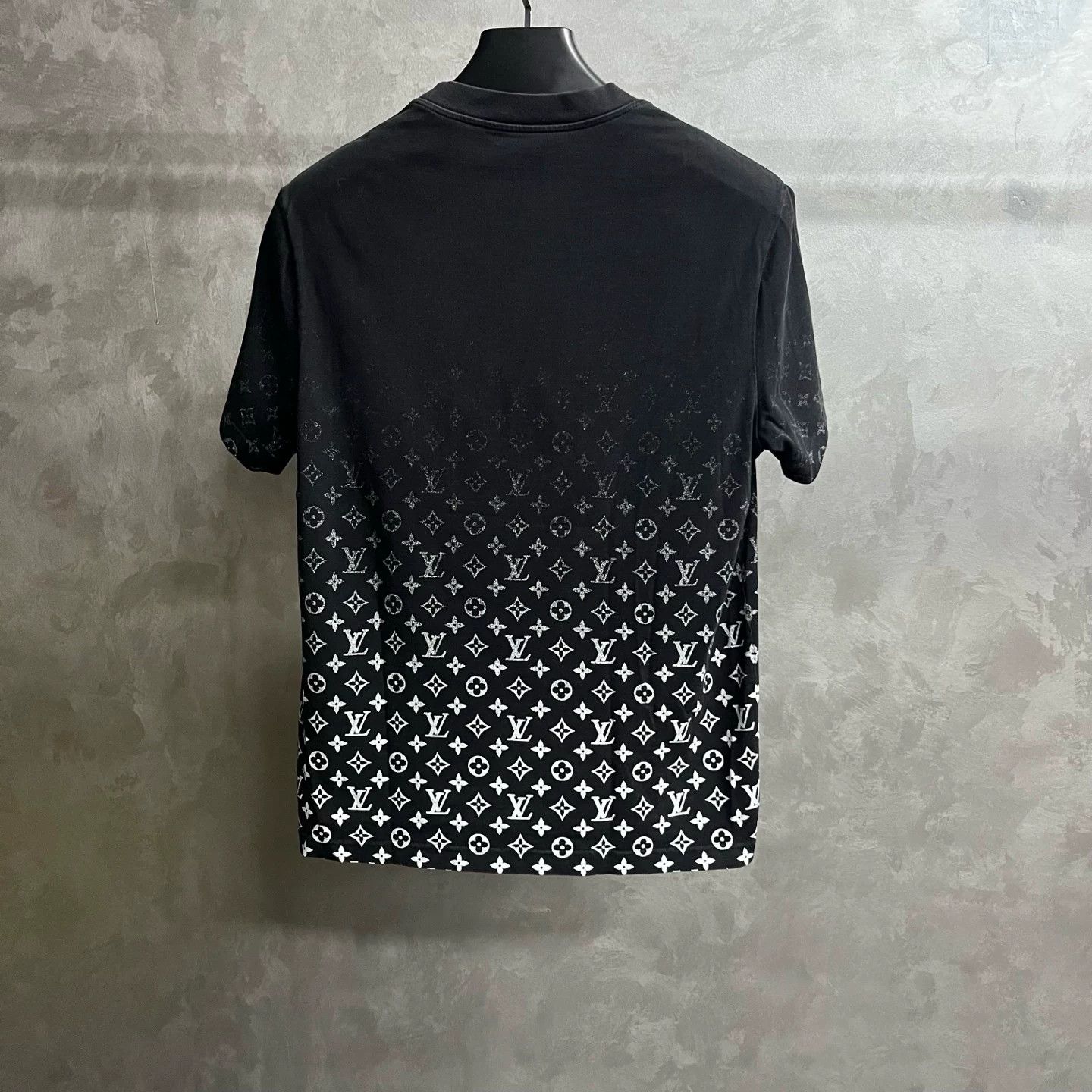 Louis Vuitton Louis Vuitton Retro Printed Multi T-Shirt S Women Size S / US 4 / IT 40 - 5 Thumbnail