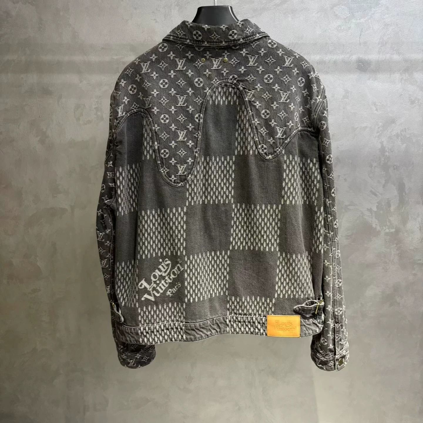 Louis Vuitton Louis Vuitton Black Light Jacket 58 Men Size US XXL / EU 58 / 5 - 6 Thumbnail