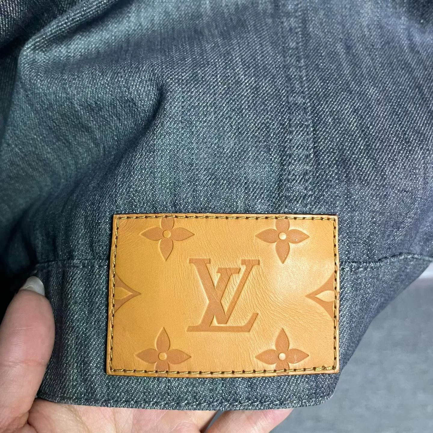 Louis Vuitton Louis Vuitton Casual Denim Blue T-Shirt 50 Women Size XL / US 12-14 / IT 48-50 - 5 Thumbnail