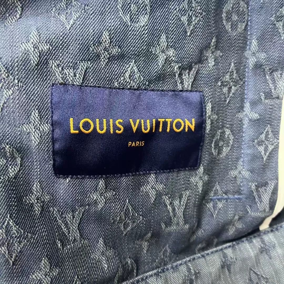 Louis Vuitton Louis Vuitton Retro Blue Light Jacket 48 Men Size US XL / EU 56 / 4 - 2 Thumbnail