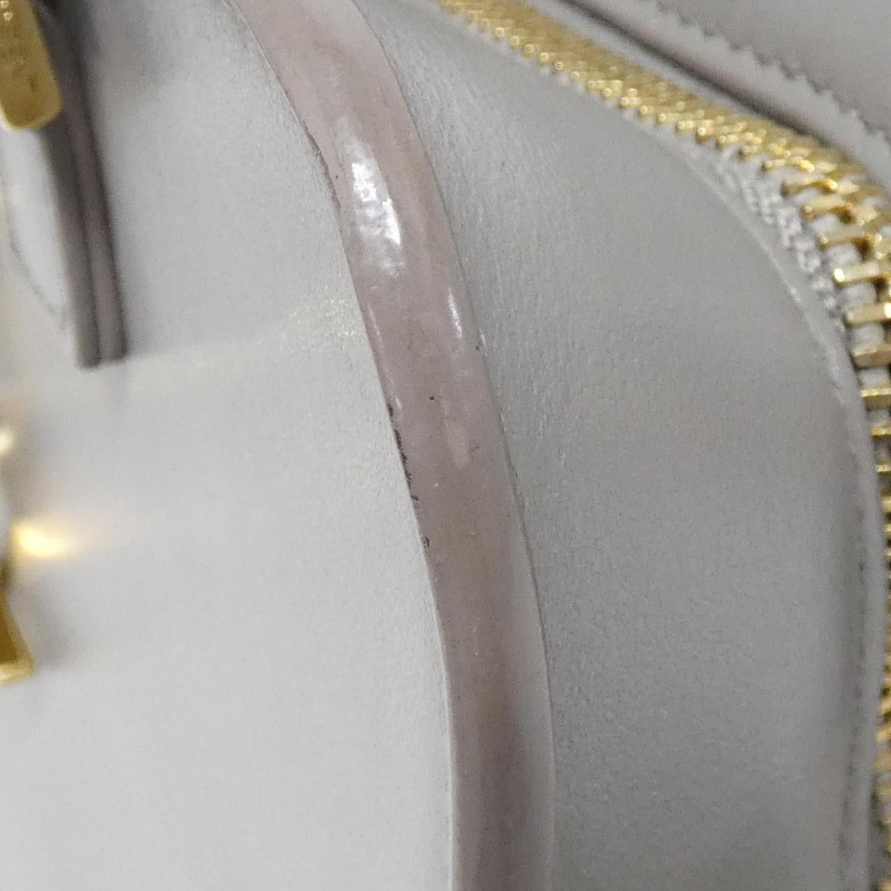 Yves Saint Laurent Yves Saint Laurent Saint Laurent Leather Handbag Leather Crossbody Bag 472466 DV70O DUTY FREE for USA Size ONE SIZE - 4 Thumbnail