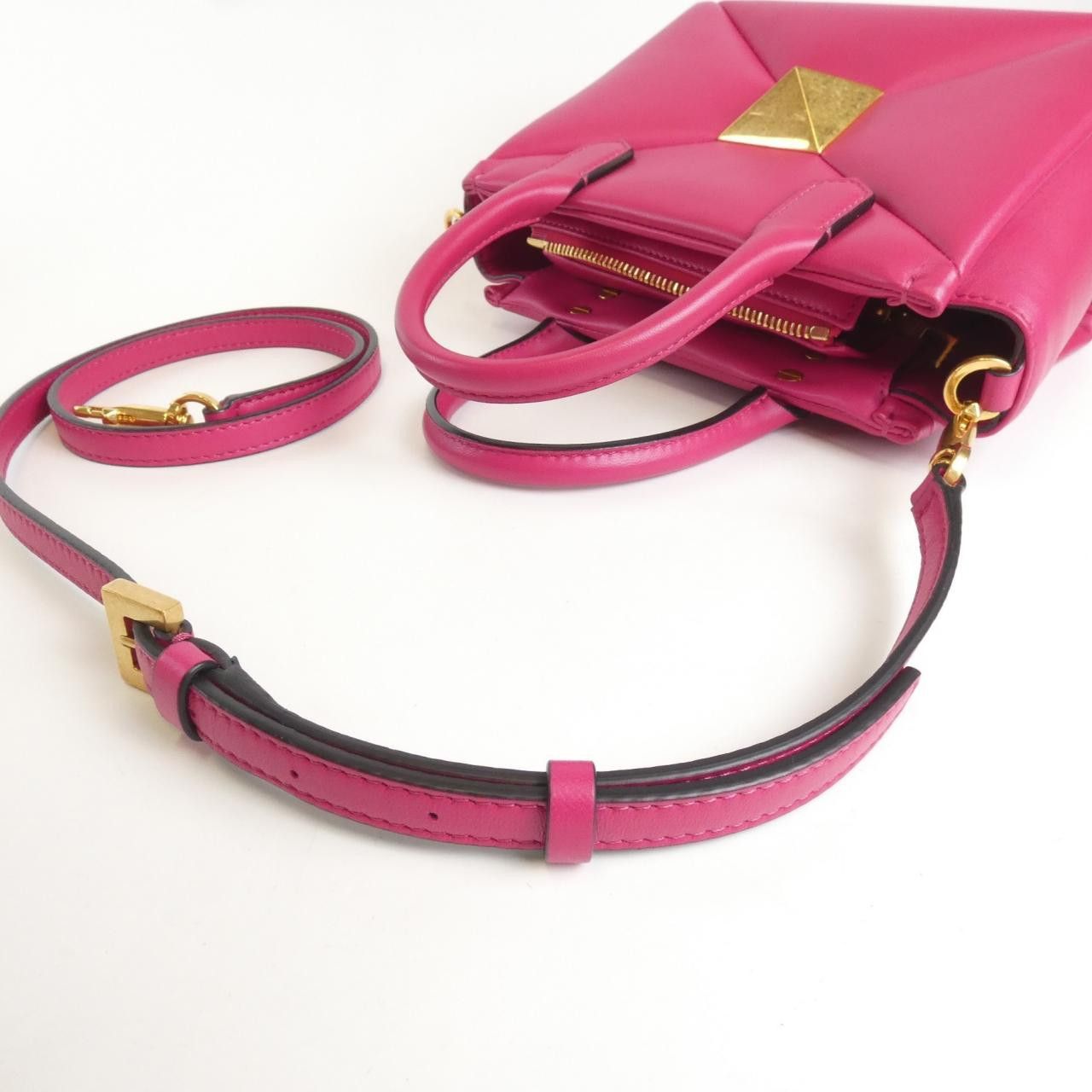 Valentino Valentino Valentino Garavani Lamb Shoulder Bag Leather Crossbody Bag XW0B0K59HHX DUTY FREE for USA Size ONE SIZE - 4 Thumbnail