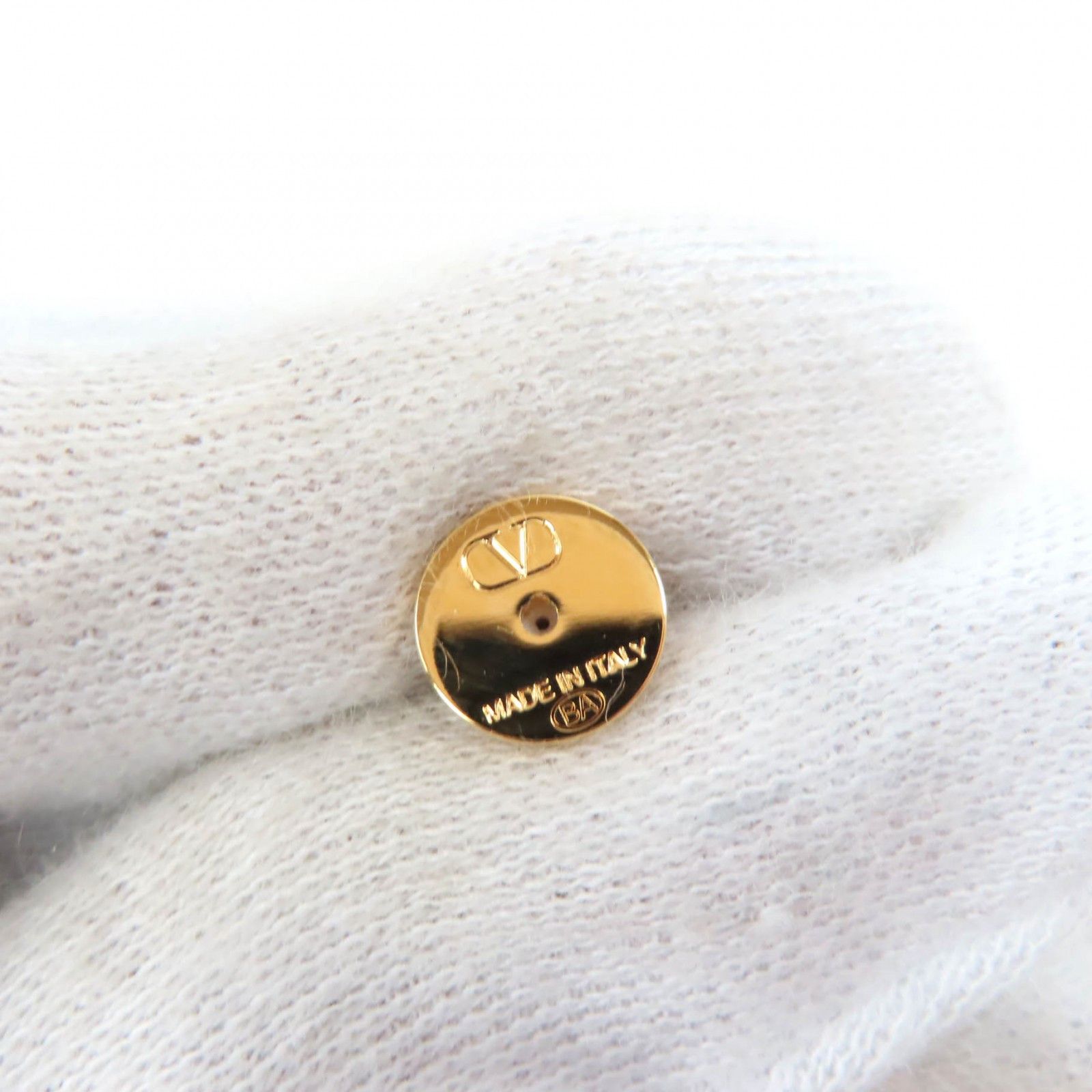 Valentino Valentino Valentino Garavani Pierce V Logo Pearl Earrings Metal Earrings DUTY FREE for USA Size ONE SIZE - 8 Thumbnail