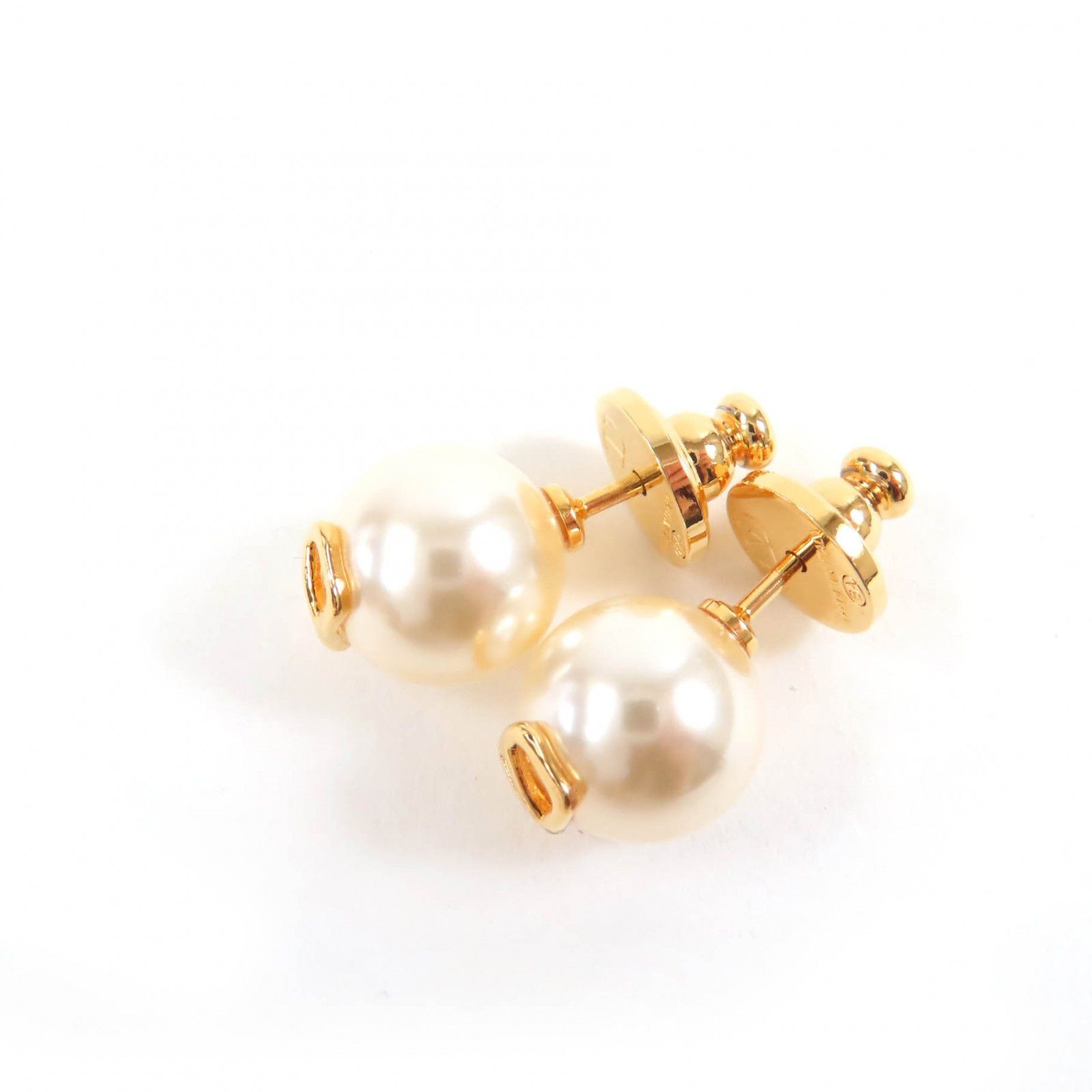 Valentino Valentino Valentino Garavani Pierce V Logo Pearl Earrings Metal Earrings DUTY FREE for USA Size ONE SIZE - 7 Thumbnail