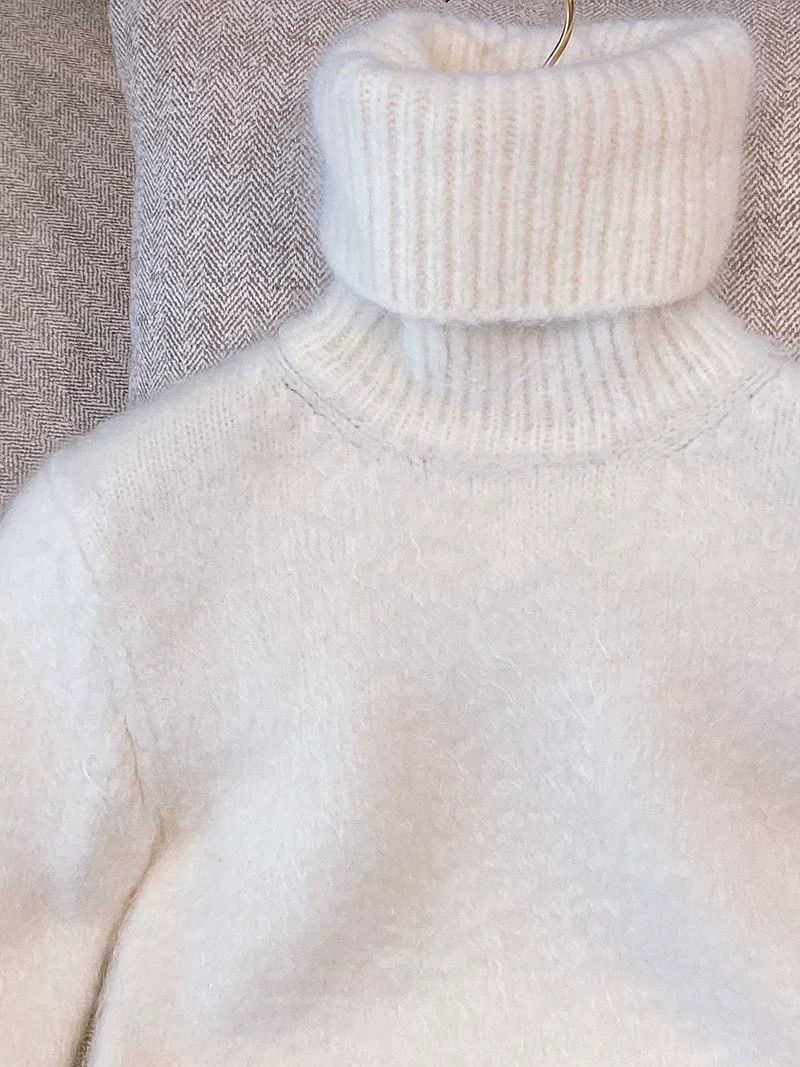 Saint Laurent Paris Saint Laurent Fuzzy White Turtleneck Size S / US 4 / IT 40 - 3 Thumbnail