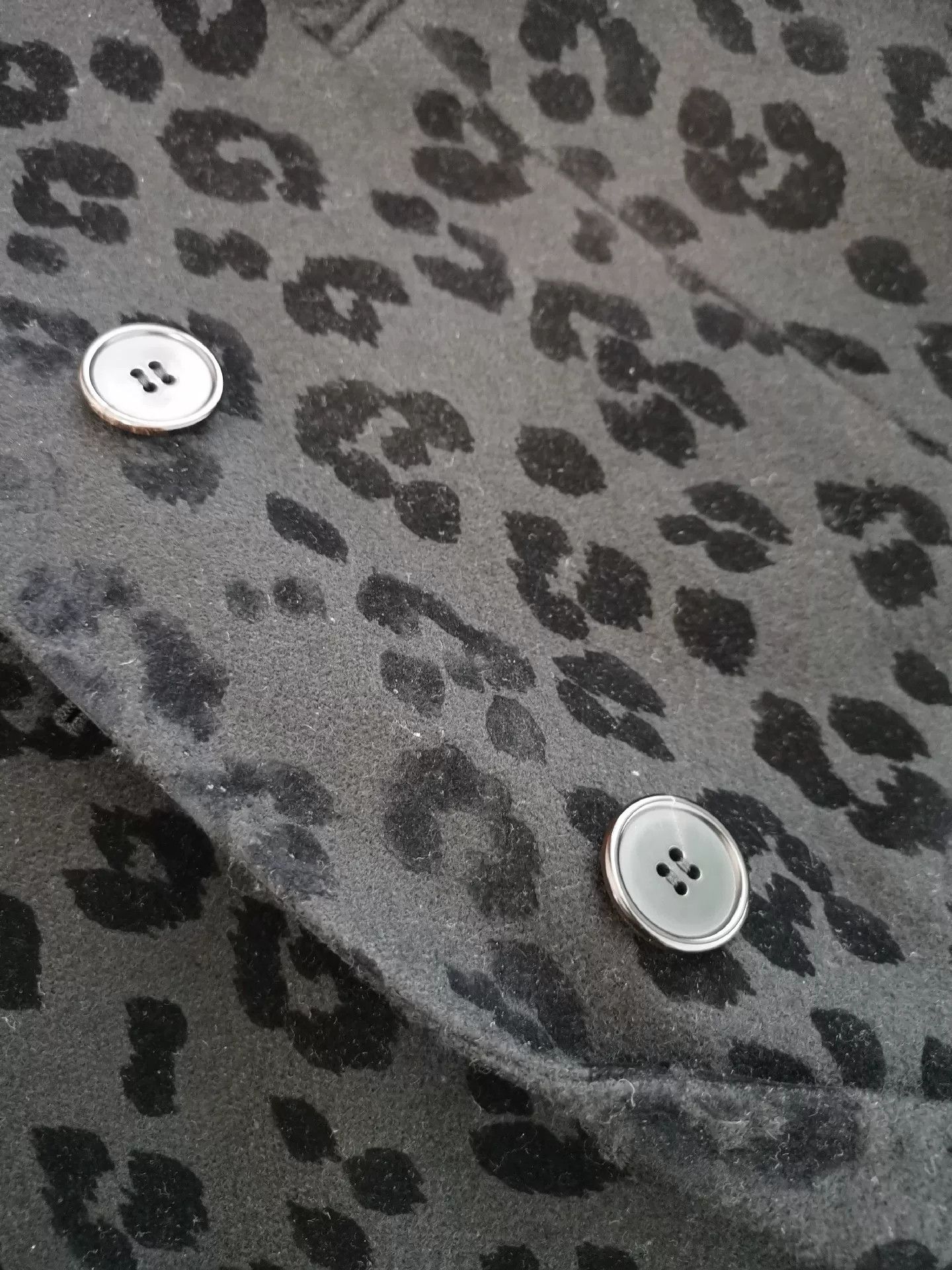 Saint Laurent Paris Saint Laurent Gray Leopard Print Coat Size US M / EU 48-50 / 2 - 5 Thumbnail