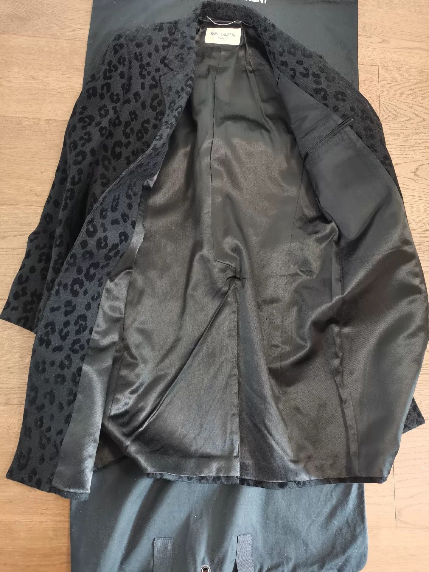Saint Laurent Paris Saint Laurent Gray Leopard Print Coat Size US M / EU 48-50 / 2 - 4 Thumbnail