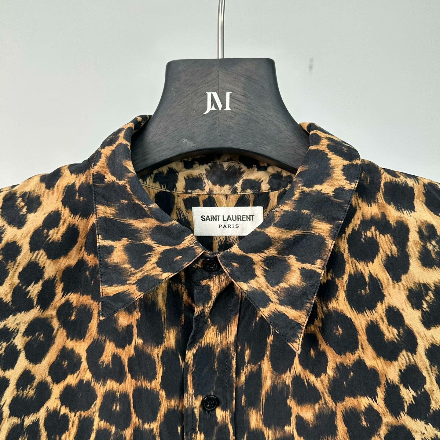 Saint Laurent Paris Saint Laurent Leopard Print Silk Shirt Size M / US 6-8 / IT 42-44 - 3 Thumbnail