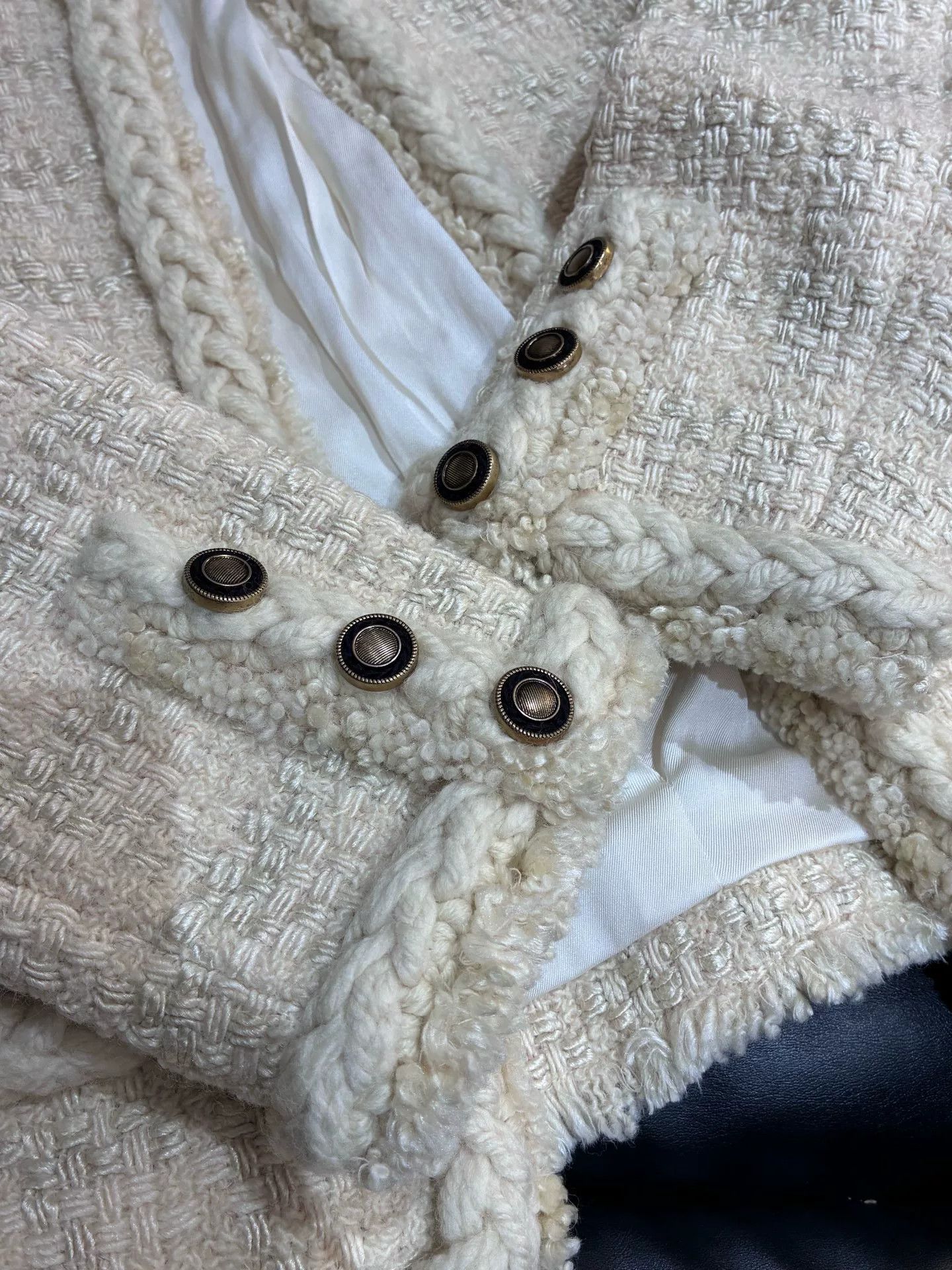Saint Laurent Paris Saint Laurent Beige Tweed Jacket Size S / US 4 / IT 40 - 4 Thumbnail