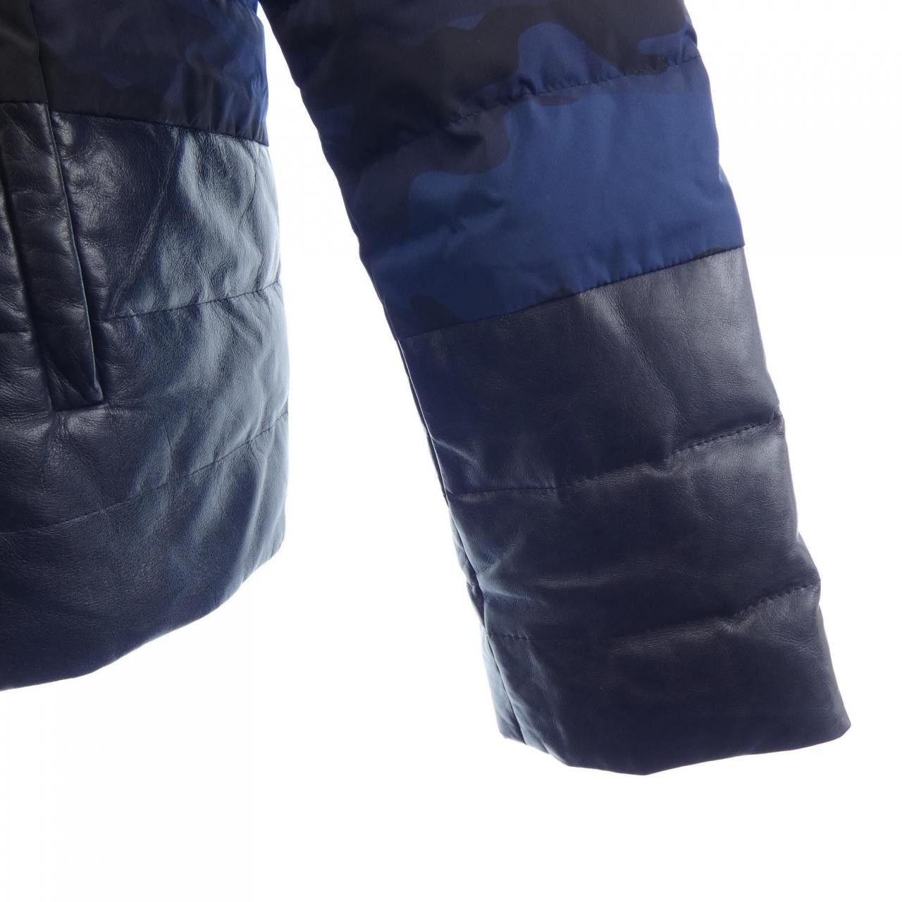 Valentino Valentino Valentino Down Jacket Others Outerwear HVA44H59 DUTY FREE for USA Size ONE SIZE - 7 Thumbnail