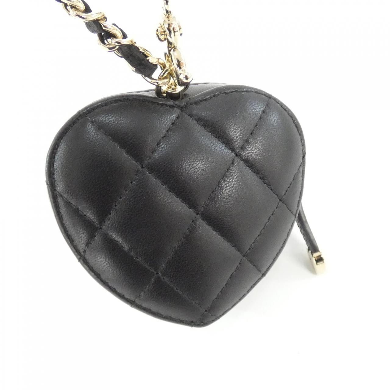 Chanel Chanel Chanel Bag Charm Key Holder Leather Charm AP4838 DUTY FREE for USA Size ONE SIZE - 3 Thumbnail