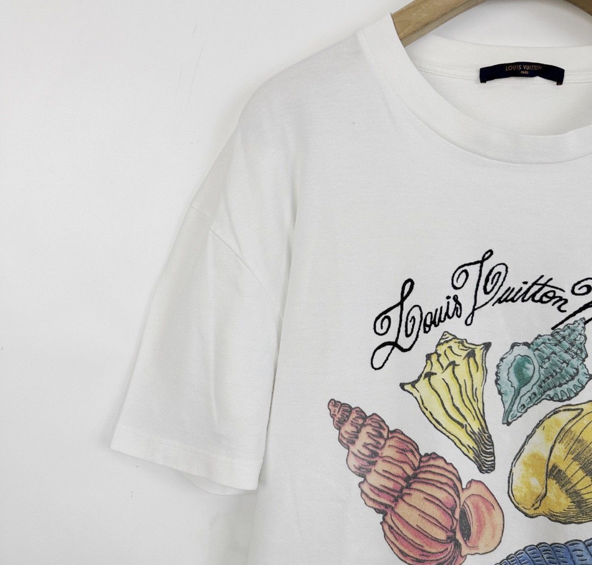 Louis Vuitton White Shell Print Short Sleeve T-Shirt Size US XL / EU 56 / 4 - 6 Thumbnail