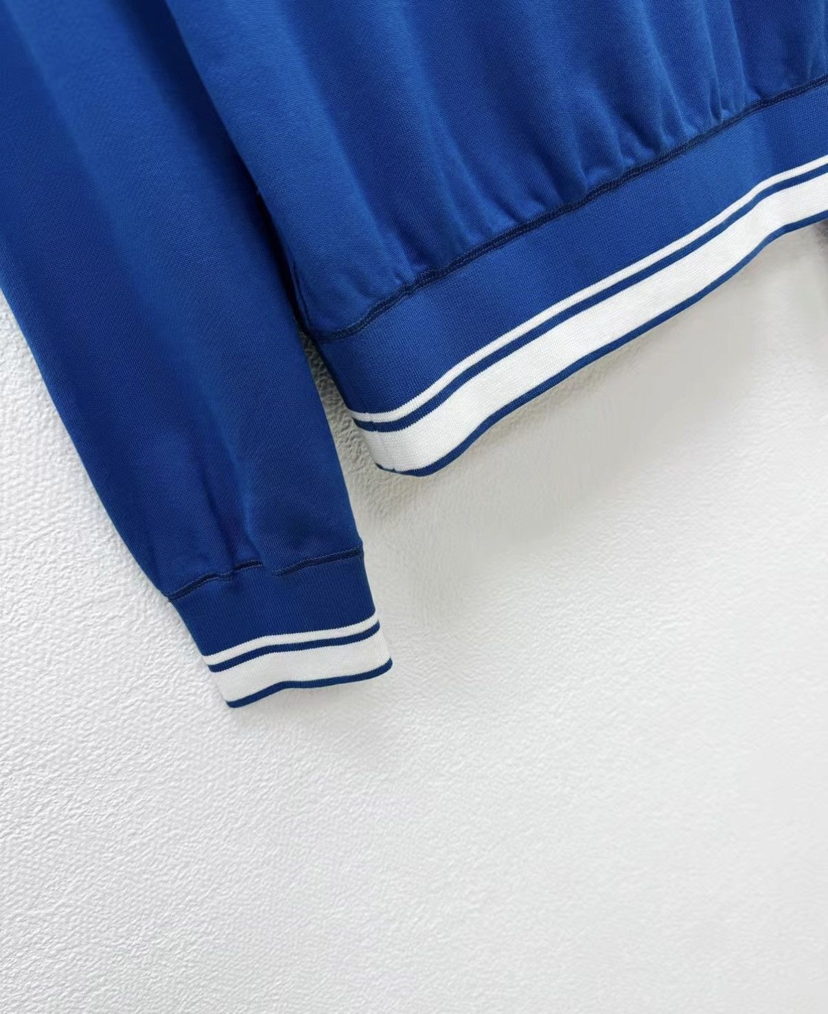 Dolce & Gabbana Blue Crew Neck Long Sleeve Sweatshirt Size US S / EU 44-46 / 1 - 5 Thumbnail
