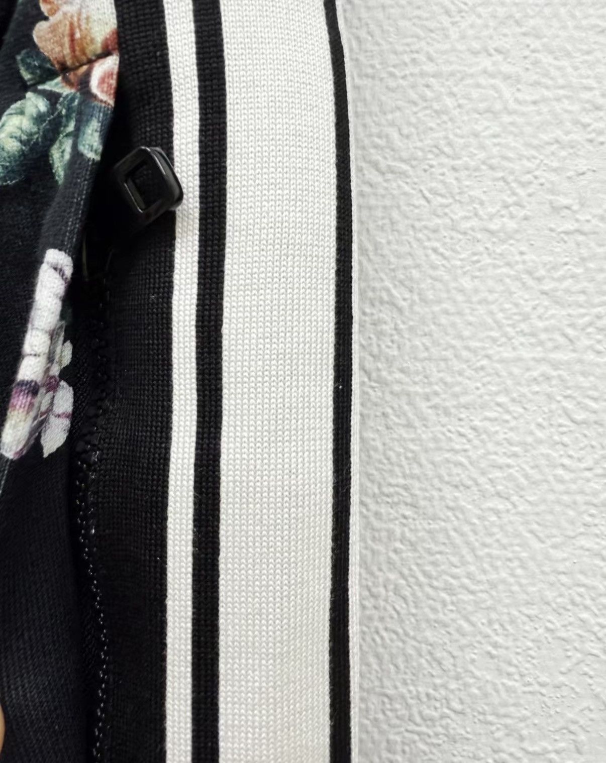 Dolce & Gabbana Black Printed Casual Pants with Angel & Floral Design Size US 34 / EU 50 - 4 Thumbnail