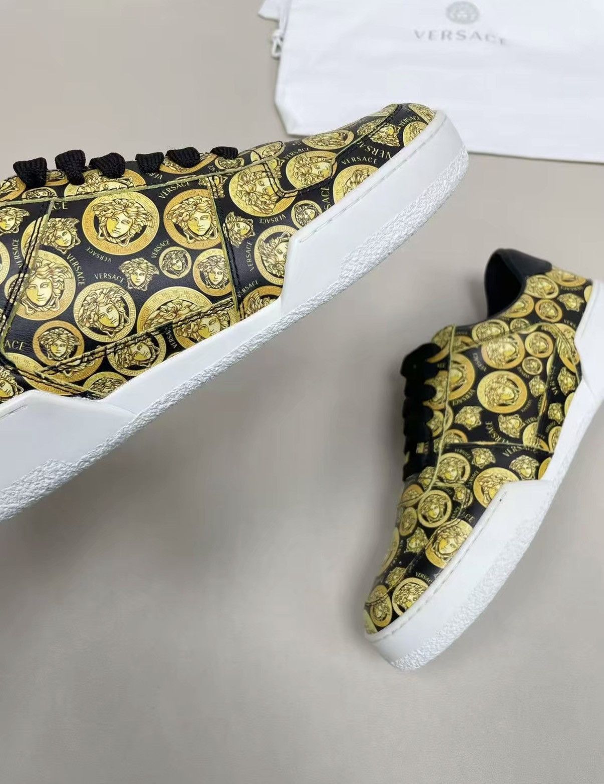 Versace Yellow Printed Low-Top Sneakers Size 9.5 Size US 9.5 / EU 42-43 - 5 Thumbnail