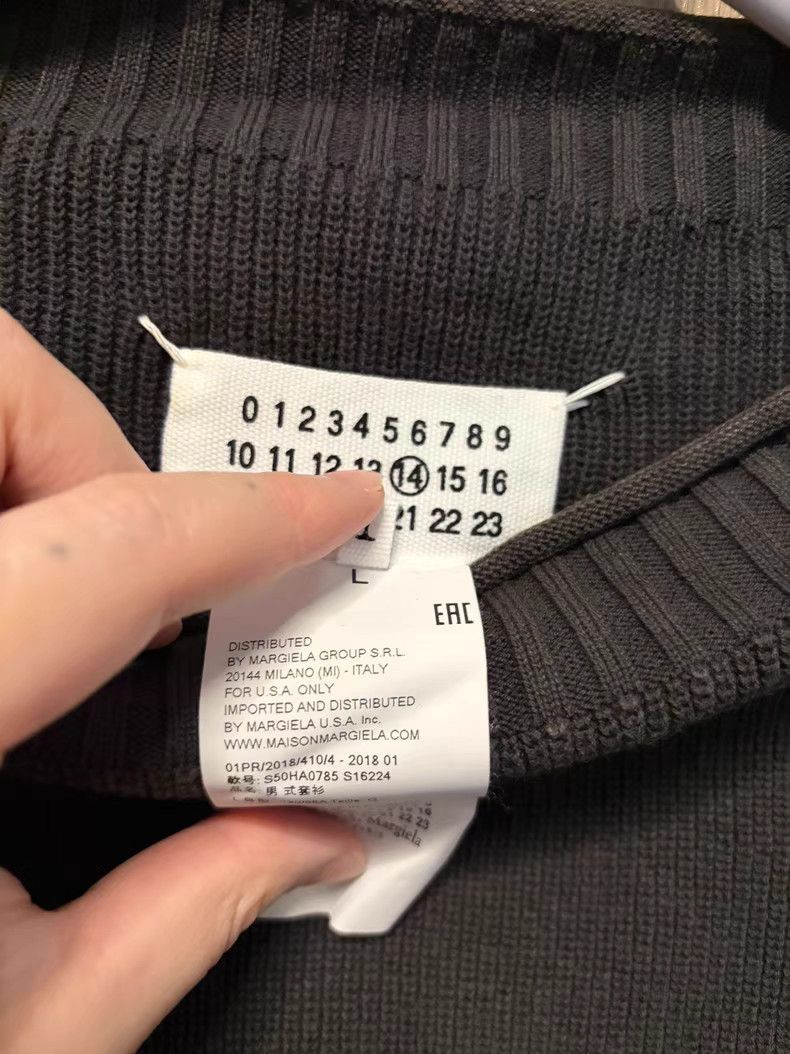 Maison Margiela Black Knit Sweater with Textured Sleeves Size L Size US L / EU 52-54 / 3 - 3 Thumbnail