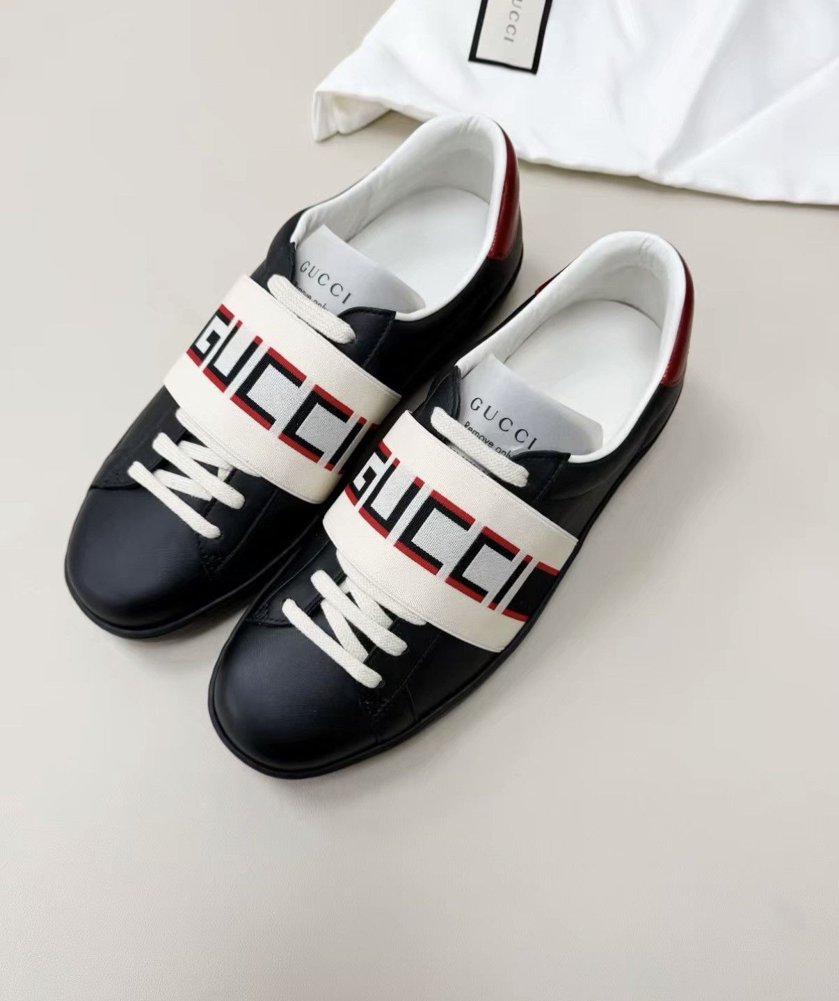 Gucci Black Low-Top Sneakers with Logo Stripe Size US 7.5 / EU 40-41 - 2 Thumbnail