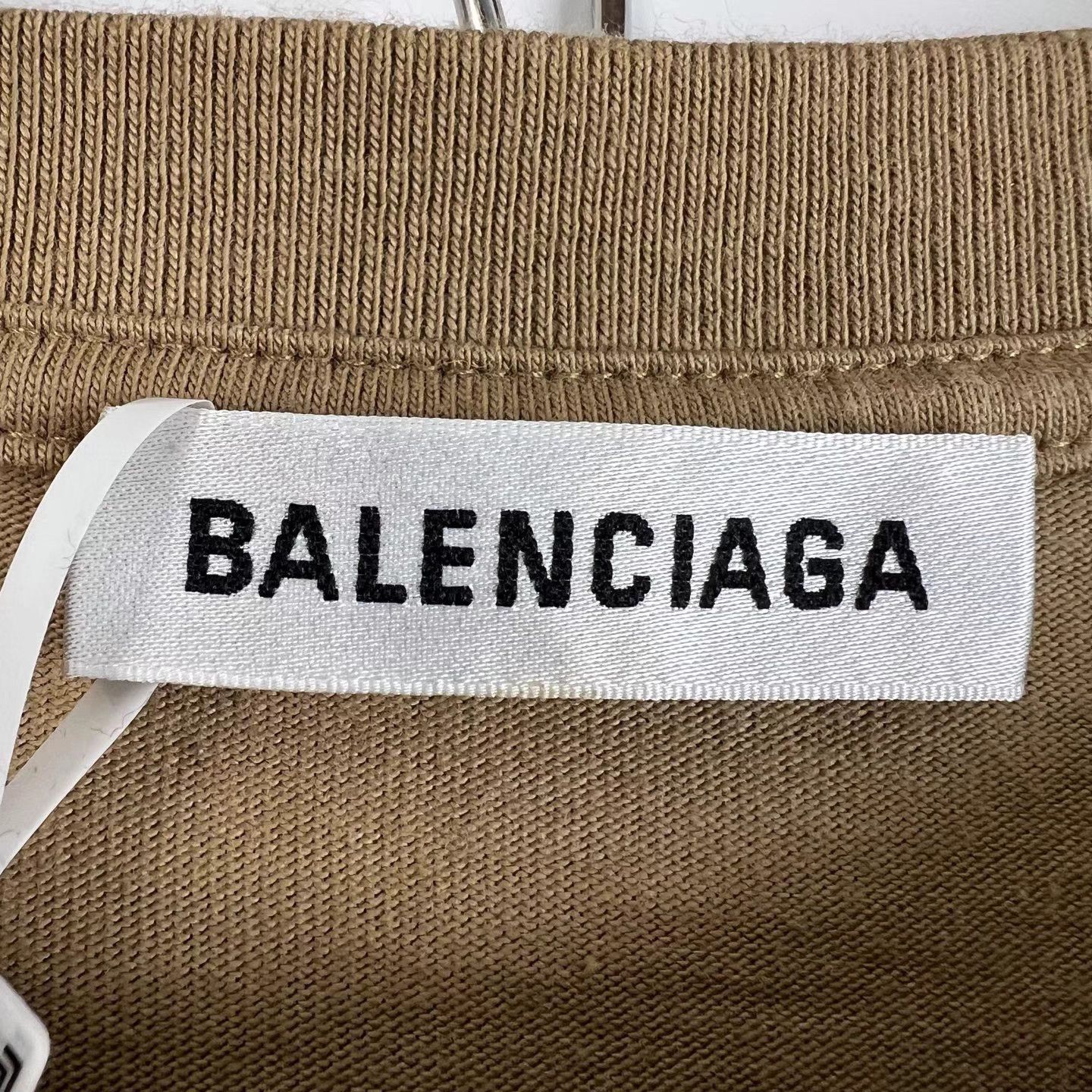 Balenciaga Beige Short-Sleeve Graphic Tee Size US XS / EU 42 / 0 - 4 Thumbnail