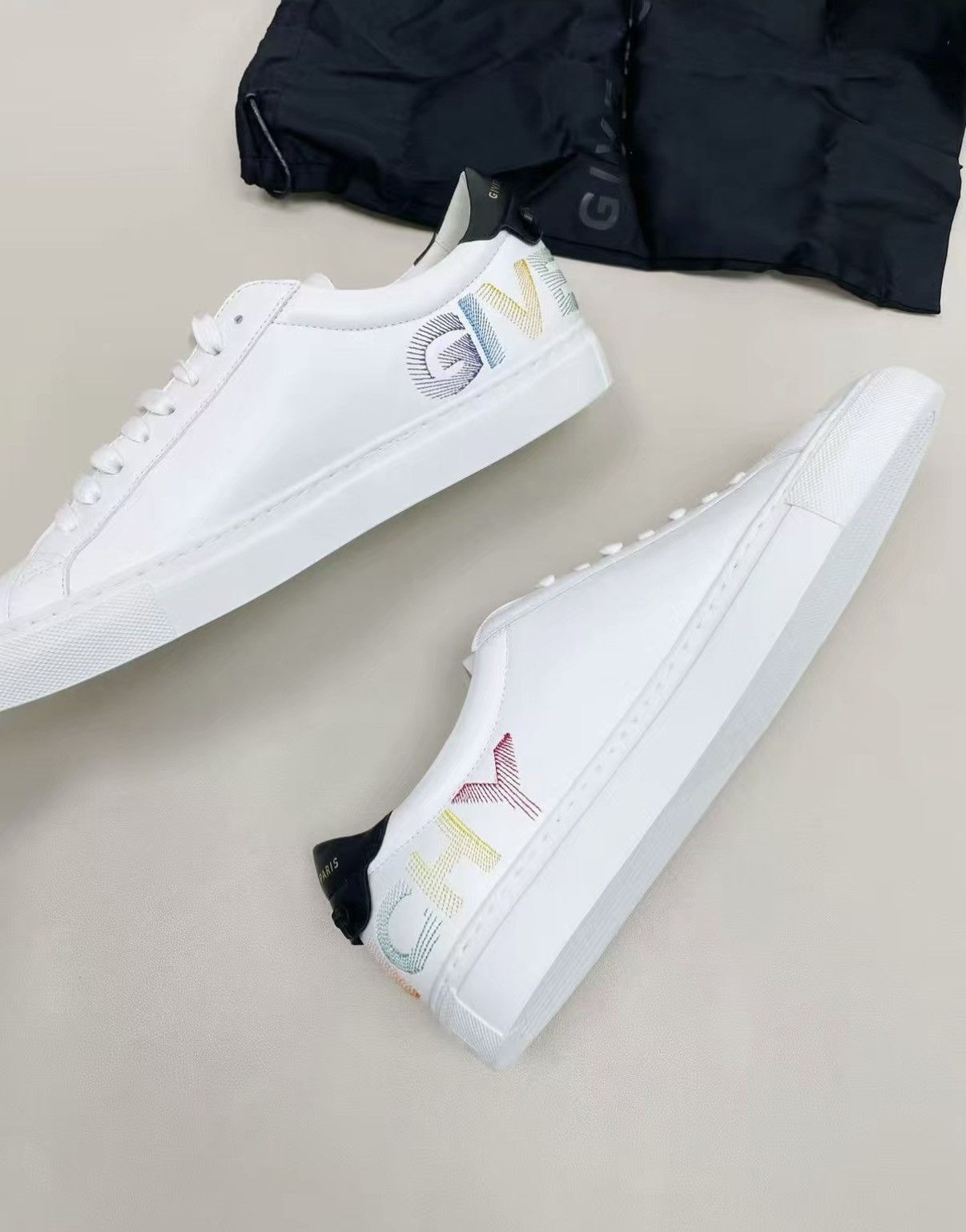 Givenchy White Low-Top Lace-Up Sneakers Size US 9.5 / EU 42-43 - 4 Thumbnail