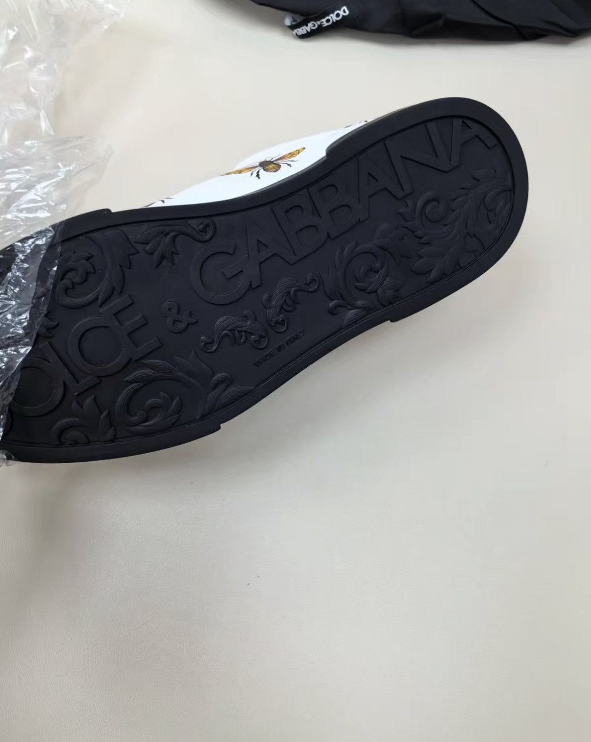 Dolce & Gabbana White Lowtop Sneakers with Bee & Heart Designs Size US 9.5 / EU 42-43 - 5 Thumbnail