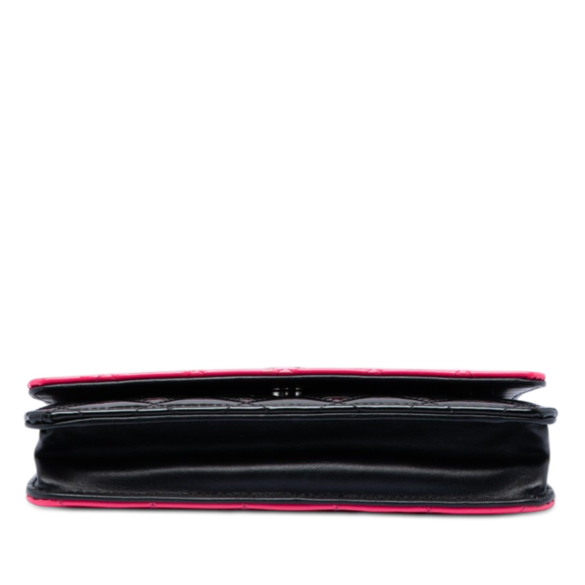 Chanel CC Bicolor Quilted Patent Wallet on Chain Size ONE SIZE - 3 Thumbnail