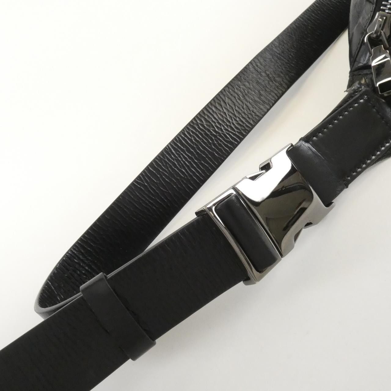 Valentino Valentino Valentino Garavani Calf Waist Bag Leather Belt Bag 2W2B0B98MWL DUTY FREE for USA Size ONE SIZE - 7 Thumbnail