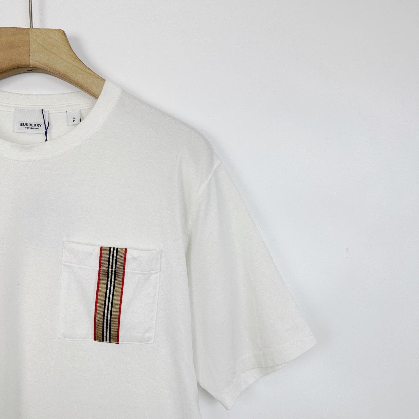 Burberry Burberry White Pocket Check T-Shirt Size S / US 4 / IT 40 - 5 Thumbnail