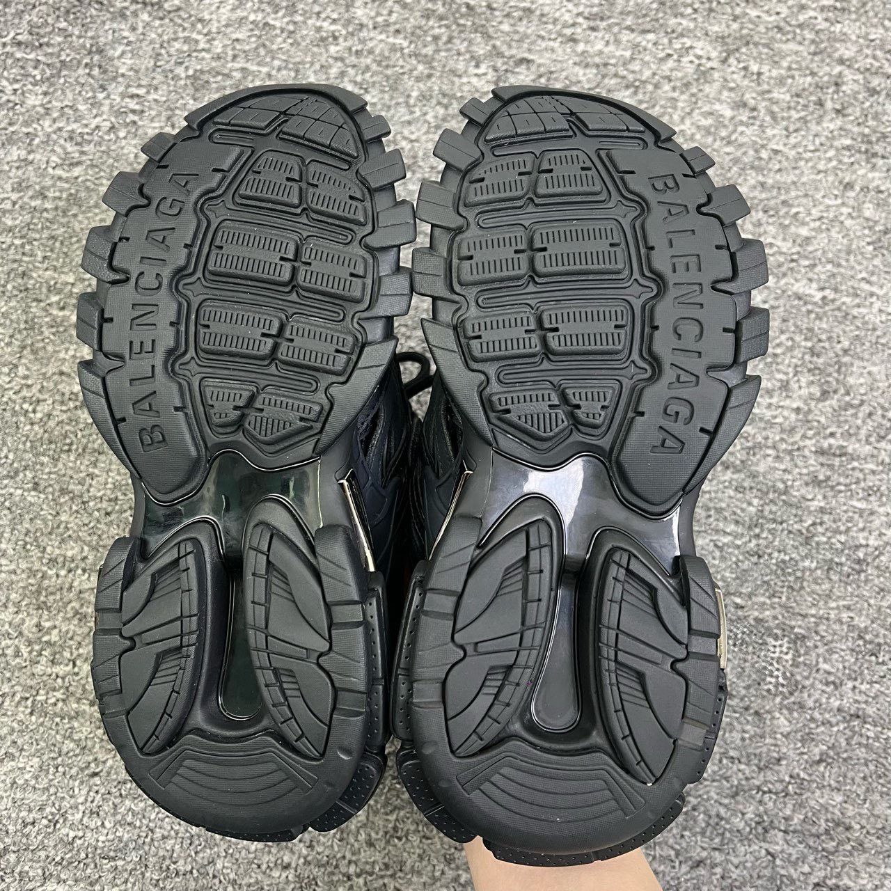Balenciaga Balenciaga Track2 Hollow-Out Dad Shoes Size US 5 / IT 35 - 4 Thumbnail