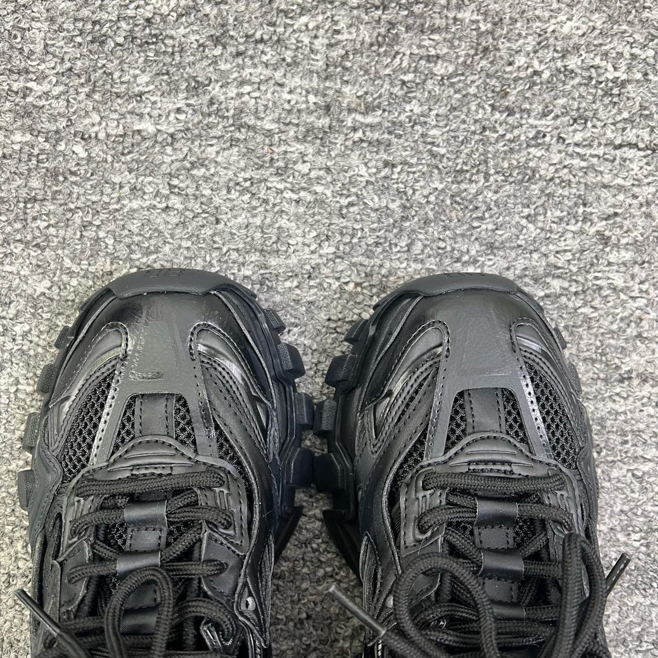 Balenciaga Balenciaga Track2 Hollow-Out Dad Shoes Size US 5 / IT 35 - 3 Thumbnail