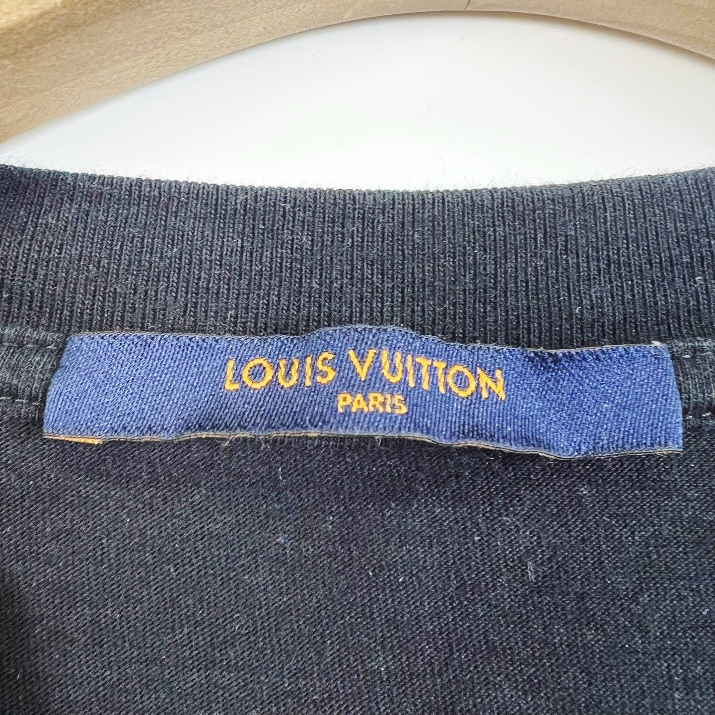 Louis Vuitton LV Black Yellow Logo Short Sleeve Size US XS / EU 42 / 0 - 6 Thumbnail
