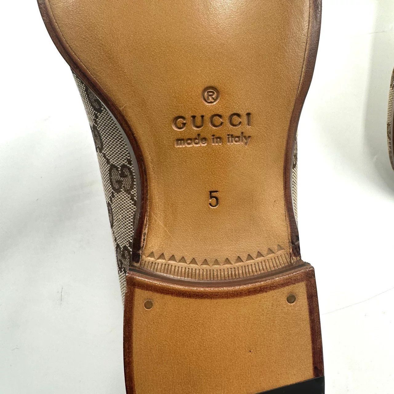 Gucci Gucci Monogram Round-Toe Loafers Size US 6 / EU 39 - 7 Thumbnail