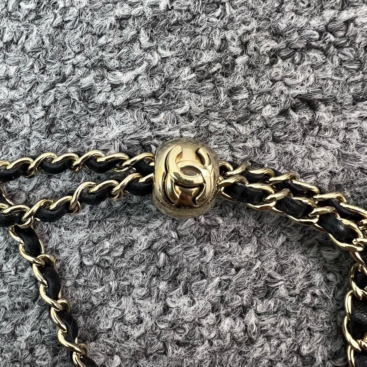 Chanel Chanel Black Lambskin Gold Ball Chain Phone Case Size ONE SIZE - 8 Thumbnail