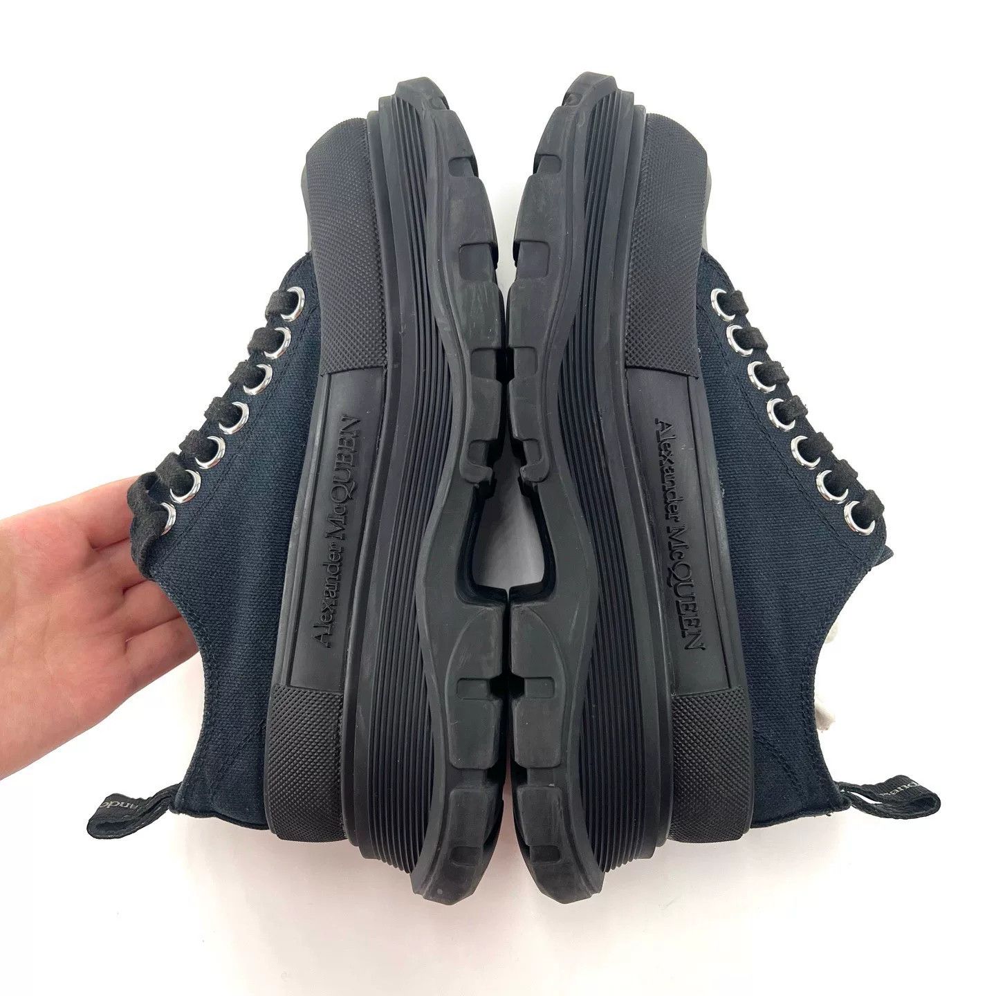 Alexander McQueen Alexander McQueen Black Canvas Platform Sneakers Size US 4 / IT 34 - 7 Thumbnail
