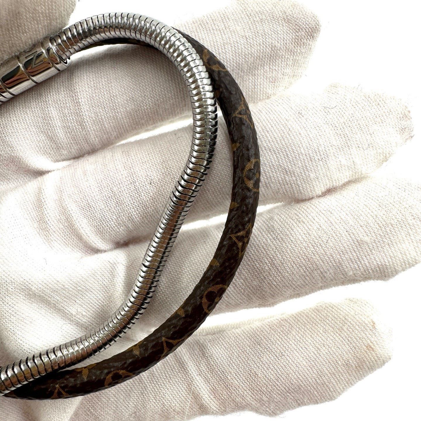 Louis Vuitton Louis Vuitton Classic Monogram Bracelet Size ONE SIZE - 3 Thumbnail
