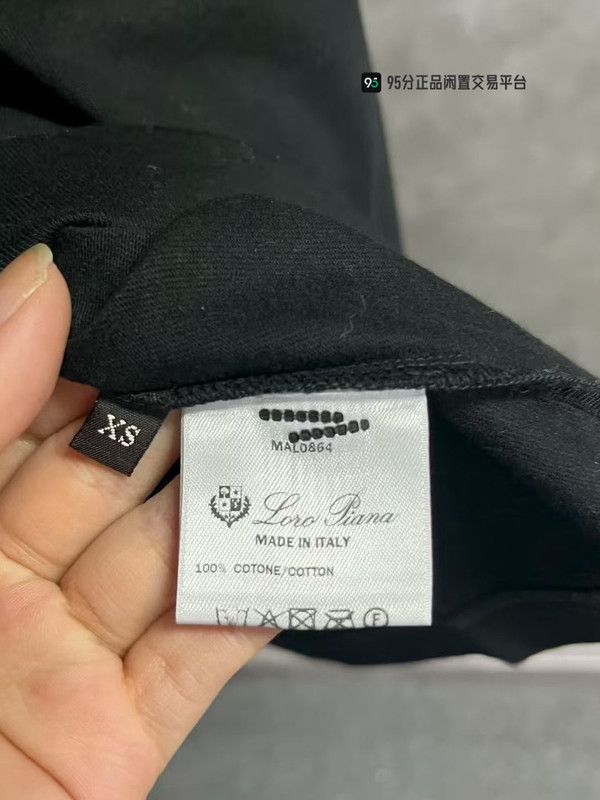 Loro Piana Loro Piana Men's Black Short-Sleeve Print T-Shirt Size US XS / EU 42 / 0 - 4 Thumbnail