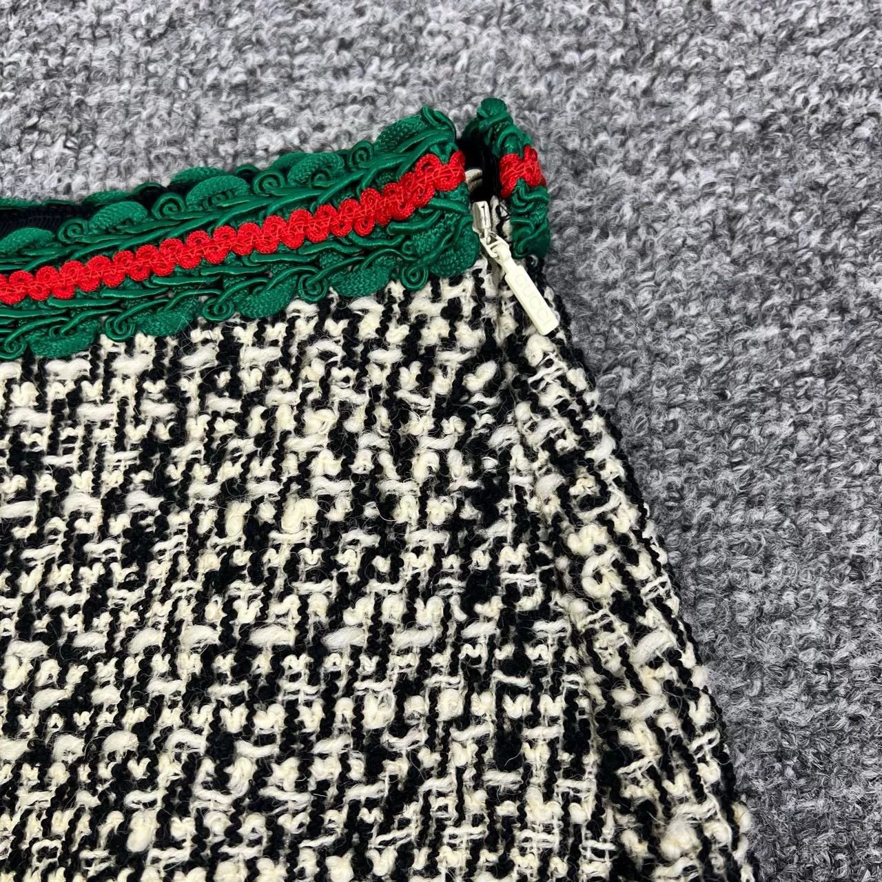 Gucci Gucci Red Green Stripe Wool Skirt Size 40" / US 18 - 4 Thumbnail