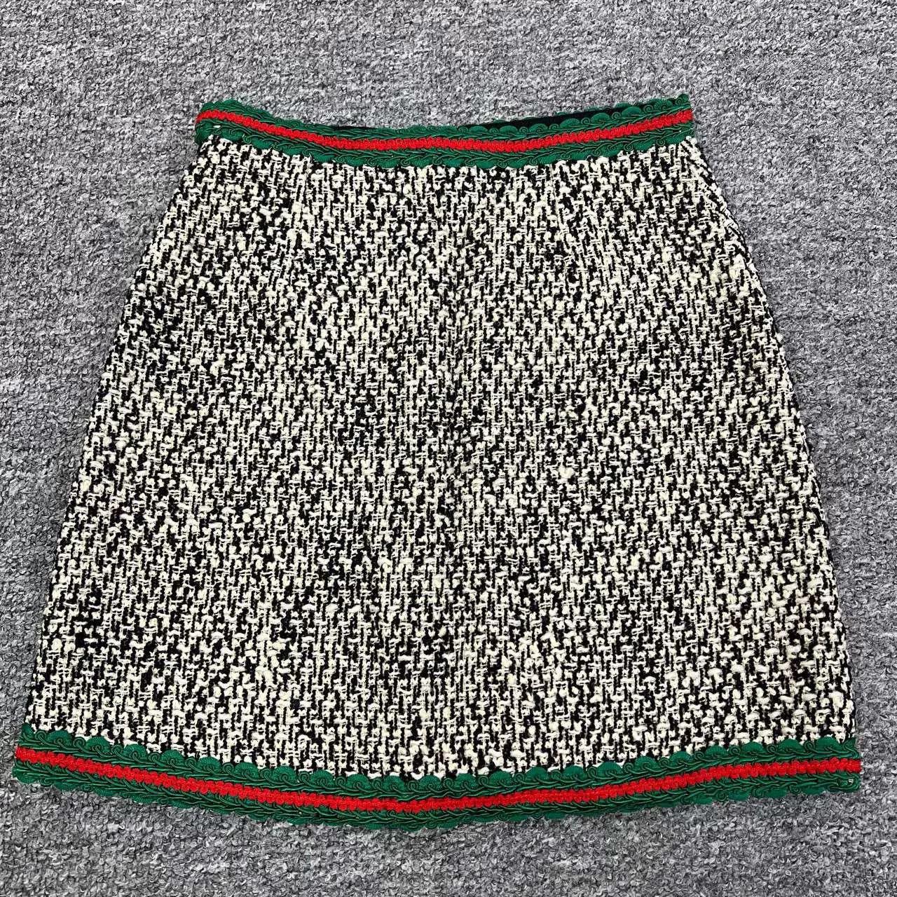 Gucci Gucci Red Green Stripe Wool Skirt Size 40" / US 18 - 2 Thumbnail