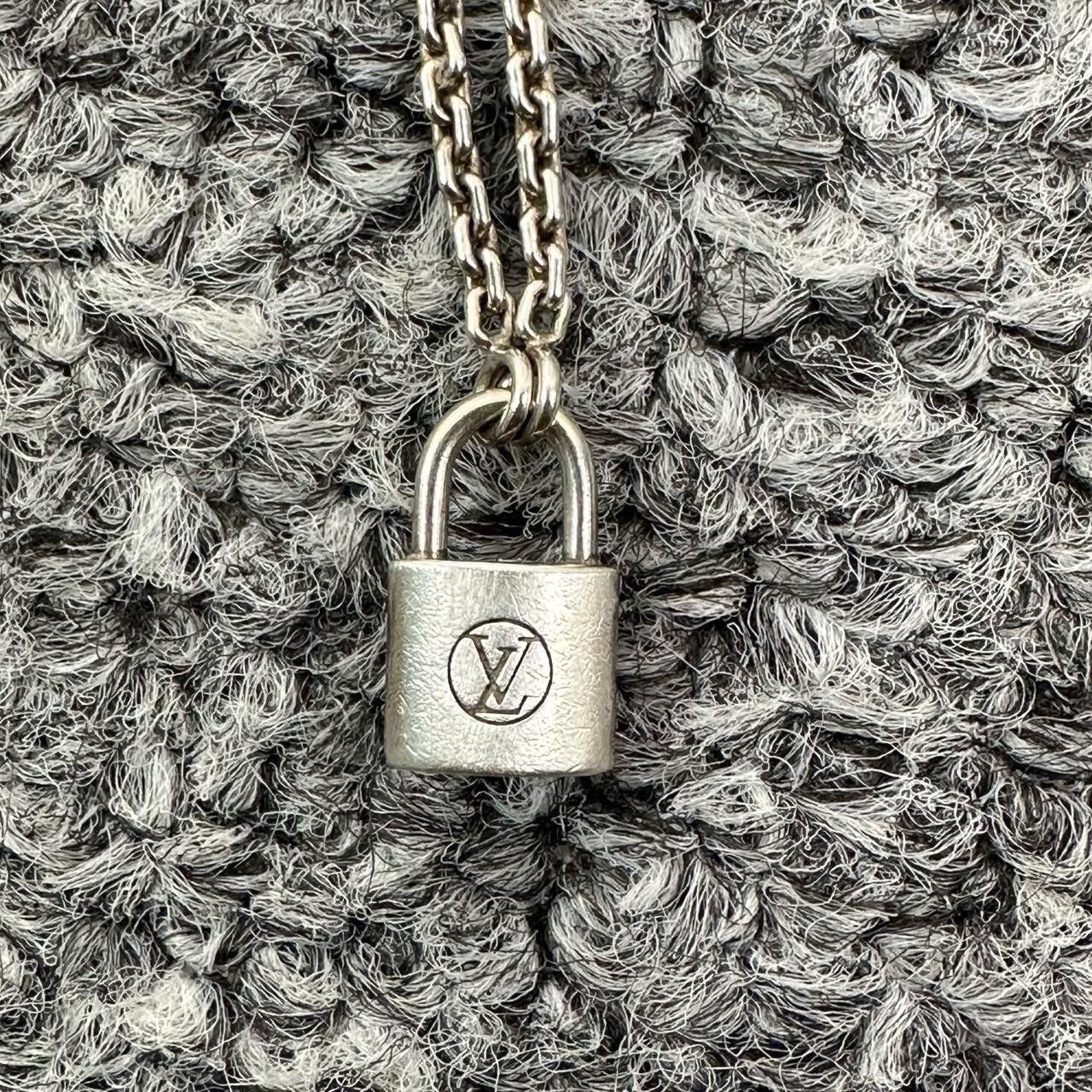 Louis Vuitton Louis Vuitton 925 Silver Lock Bracelet Size ONE SIZE - 4 Thumbnail