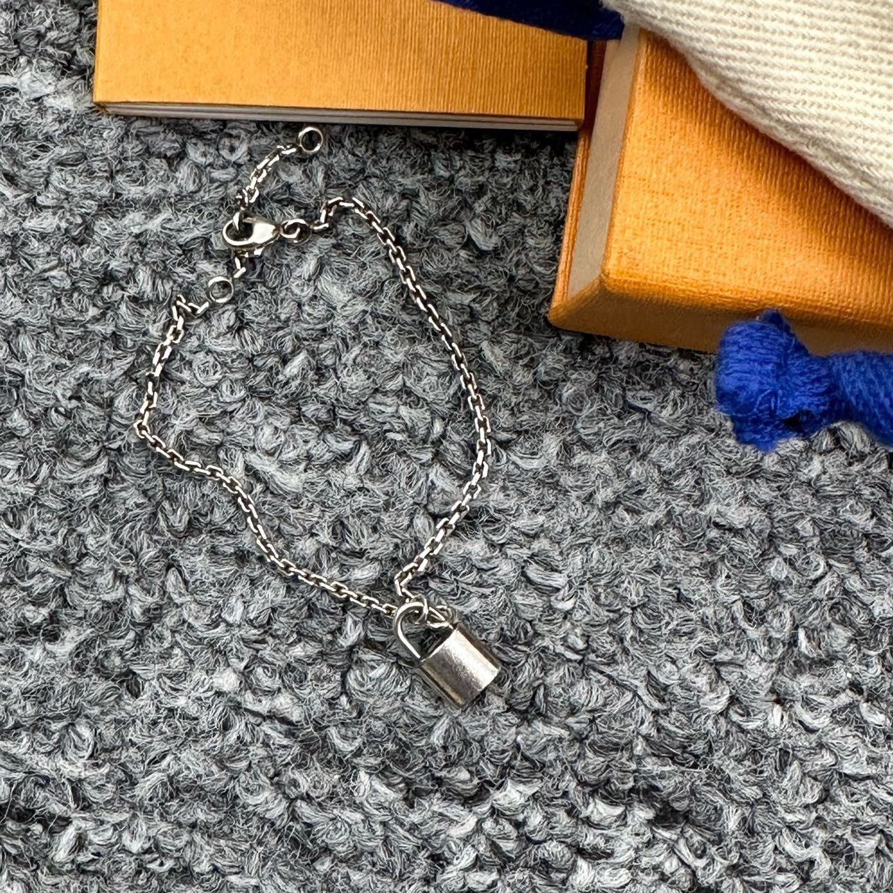 Louis Vuitton Louis Vuitton 925 Silver Lock Bracelet Size ONE SIZE - 3 Thumbnail
