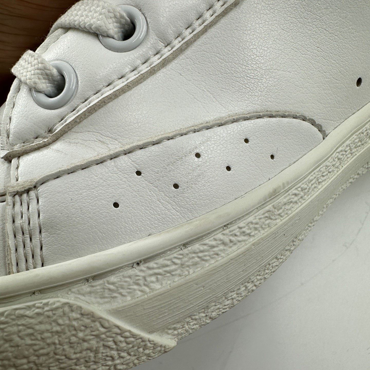 Louis Vuitton Louis Vuitton Charlie White Green Casual Shoes Size US 5 / IT 35 - 8 Thumbnail