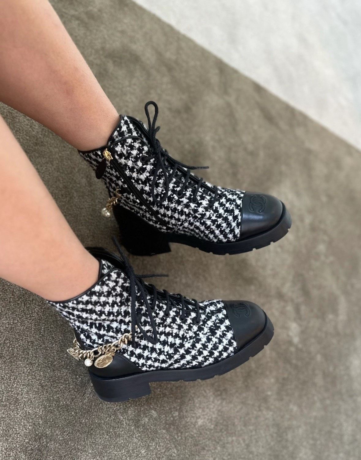 Chanel Chanel Black Houndstooth Tweed Short Boots Size US 4.5 / IT 34.5 - 7 Thumbnail