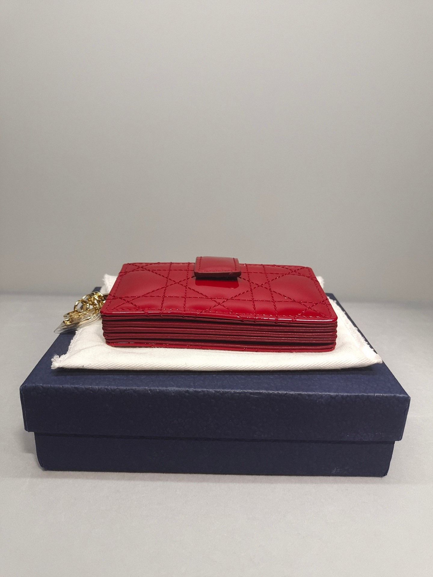 Dior Dior Red Cowhide Cannage 5-Slot Card Holder Size ONE SIZE - 4 Thumbnail