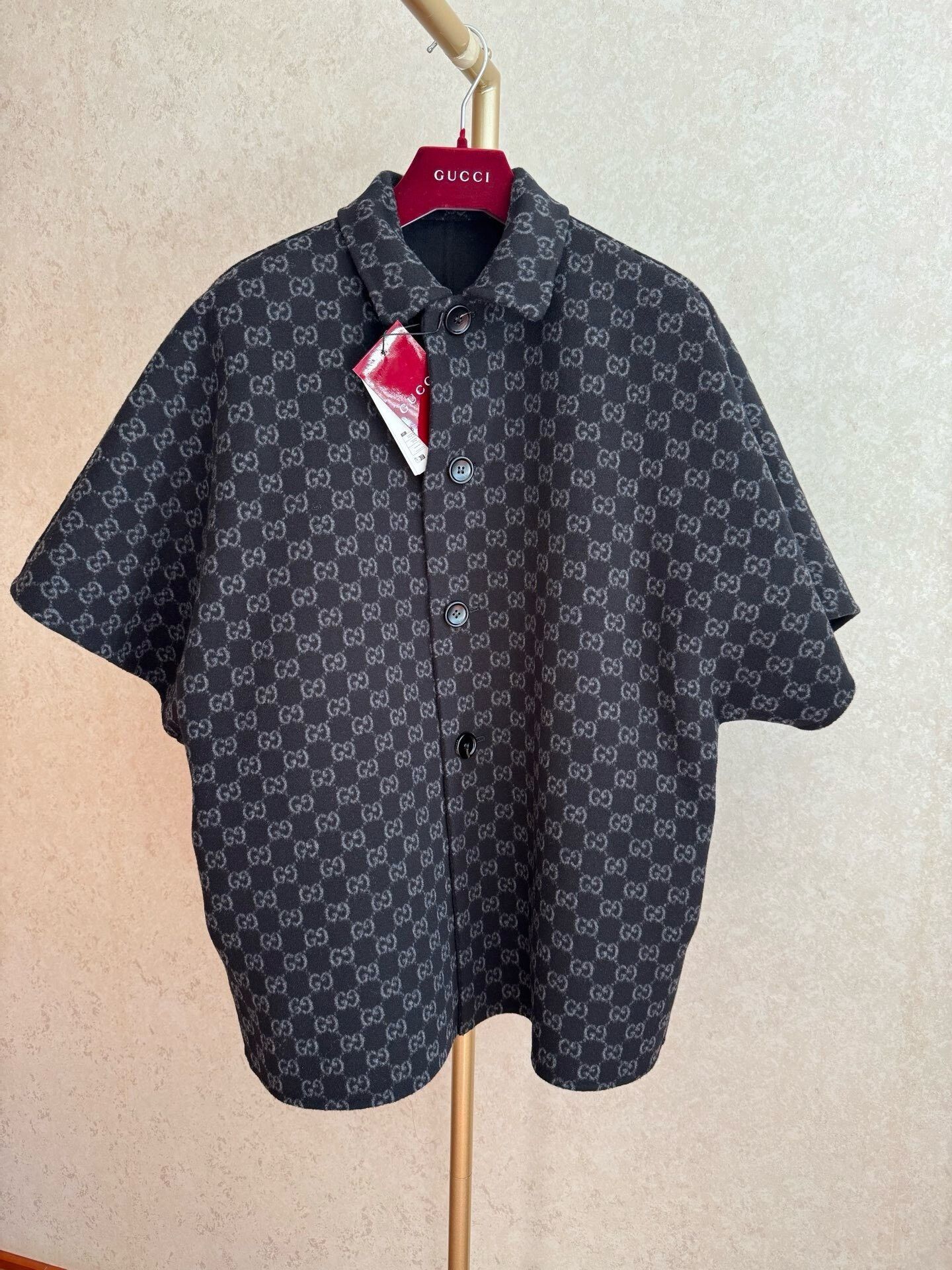 Gucci Gucci Reversible Batwing Cape Coat Size M / US 6-8 / IT 42-44 - 2 Thumbnail