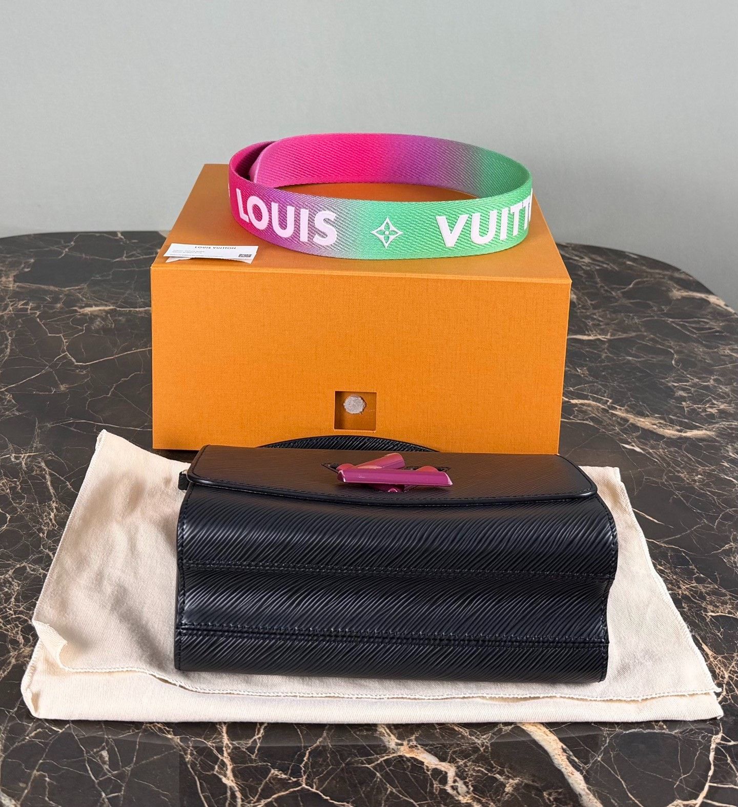 Louis Vuitton LV Twist Handbag Shoulder Crossbody Size ONE SIZE - 2 Thumbnail